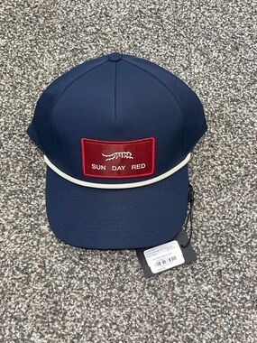 NWT SUN DAY RED Tiger Woods Rope Trucker Golf Hat.